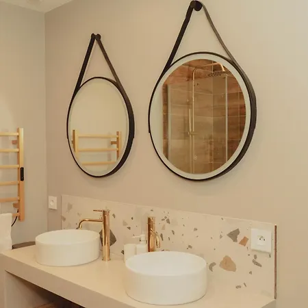 Au Coeur De Hyeres, Ideal Pour Les Couples ! * 耶尔