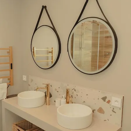 Au Coeur De Hyeres, Ideal Pour Les Couples ! * 耶尔