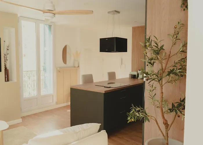 Au Coeur De Hyeres, Ideal Pour Les Couples ! Appartement *